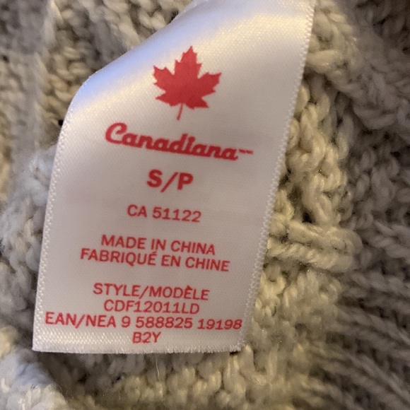 Canadiana sweater size small - Picture 5 of 6
